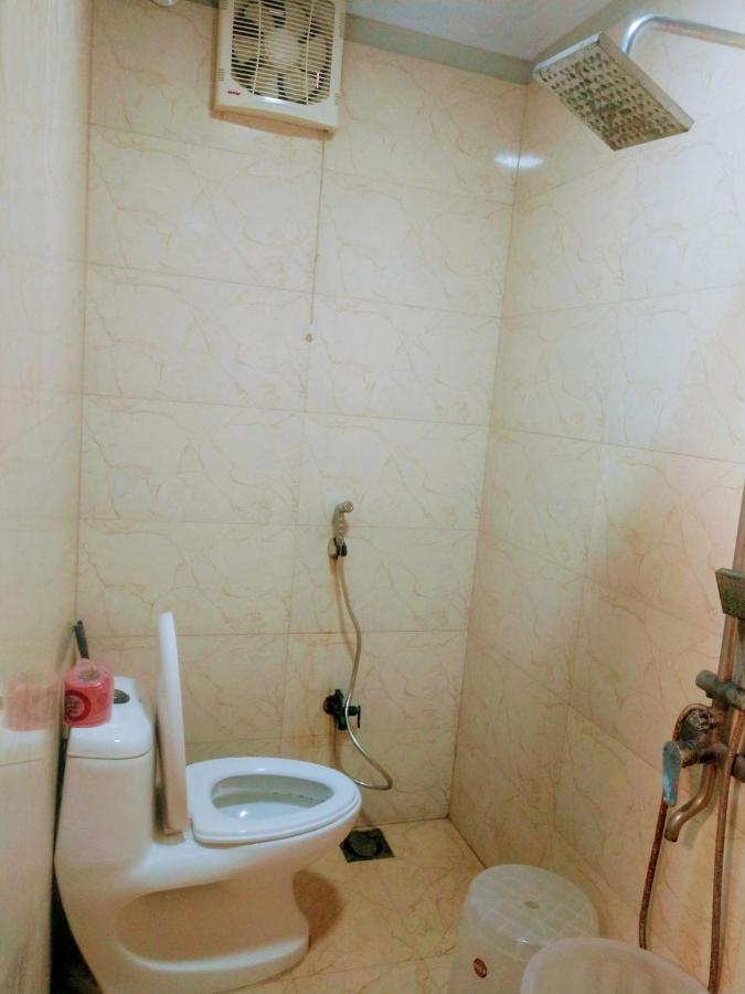 Luxury Living Rooms Near Agha Khan, Millennium, Nueplex Karachi Luaran gambar