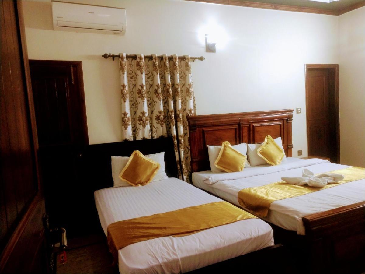 Luxury Living Rooms Near Agha Khan, Millennium, Nueplex Karachi Luaran gambar
